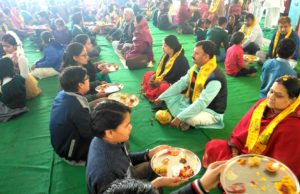 वैलेंटाइन डे के साथ मातृ-पितृ पूजन दिवस की भी आगरा में रही धूम