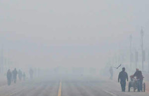 अभी सर्दी बाकी है मेरे दोस्त, 17 ट्रेंने चल रहीं लेट, 24 घंटे में बारिश की चेतावनी