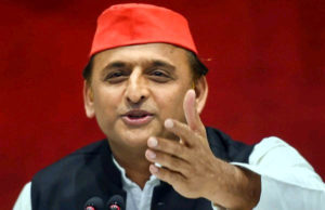 आजम के ‘गढ़’ में अखिलेश चलाएंगे साइकिल