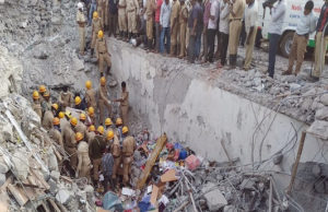 कर्नाटक में धारवाड़ बिल्डिंग में हुए हादसे में अब तक 14 की मौत, तीन दिन बाद जिंदा निकाला गया शख्स