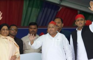 मुलायम सिंह जी वास्तविक हैं वे प्रधानमंत्री मोदी की तरह फर्जी नहीं: मायावती