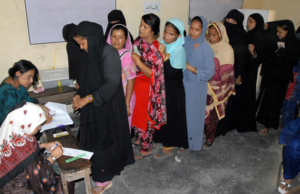 पहले चरण में इन दिग्गजों की किस्मत का फैसला करेगी जनता