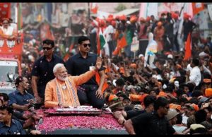 गंगा की गोद में पीएम मोदी, आज करेंगे नामांकन