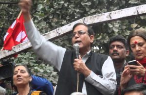 पश्चिम बंगाल में दूसरे चरण के मतदान में हिंसा, सीपीएम प्रत्याशी मोहम्मद सलीम पर हमला