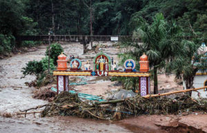 दक्षिण अफ्रीका में भारी बाढ़, स्थिति गंभीर