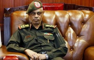 सूडान के नए सैन्य नेता ने दो दिन बाद ही पद से दिया इस्तीफ़ा
