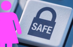 सुरक्षा के लिहाज से अपने पर्स में रखें ये चीजें