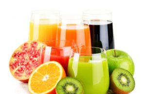 100 पर्सेंट फ्रूट्स जूस पीने से, समय से पहले मौत का खतरा