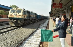 केवल महिलाओं द्वारा संचालित किया जाता है यह रेलवे स्टेशन, यूएन ने भी की तारीफ