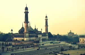 नवाबी तहजीब और अदब के शहर लखनऊ में बिताएं मोहब्बत भरे लम्हें