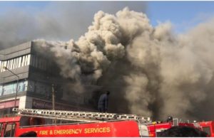 तक्षशिला आर्केड में हुए भयंकर अग्निकांड में एक शख्स ने अपनी दिलेरी से बचाईं कई जानें