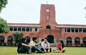 आर्ट में दिलचस्पी है तो डीयू में ले एडमिशन