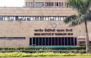 जलने के निशान को गायब करने के लिए आईआईटी के 3 छात्रों ने बनाई पट्टी