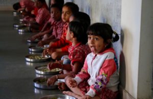 चित्तौड़गढ़ में 350 स्टूडेंट और करीब 50 टीचर एक स्कूल परिसर में फंसे