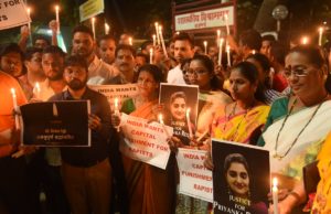पीड़िता के साथ दरिंदगी करते वक्त मुंह में जबरन उड़ेली शराब,