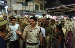 परिवार का आरोप, 2 बेटों को जबरन उठा ले गई पुलिस
