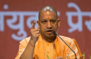 जिलों में रहकर प्रशासनिक व चिकित्सकीय खामियों की रिपोर्ट बनायें नोडल अफसर: सीएम योगी