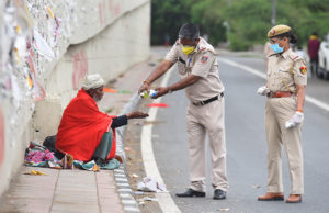 कोरोना की जंग में आखिर कहां चूक रहे हैं हम: पूरन डावर