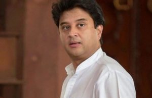 ज्योतिरादित्य सिंधिया और उनकी मां माधवी राजे सिंधिया की तबियत बिगड़ी, दोनों में कोरोना के लक्षण