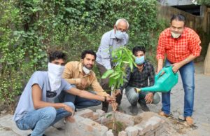 जन्मदिवस पर हुई वृक्षारोपण की अनूठी पहल, जीवन की खुशी प्रकृति के संग का दिया सन्देश
