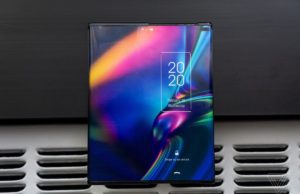 दुनिया का पहला रोलेबिल स्मार्टफोन जल्द आपके हाथों में, जानिए खूबियां