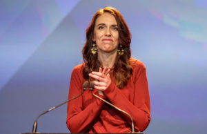 सियासत में माहिर भारतवंशी चढ़ रहे कामयाबी के सोपान