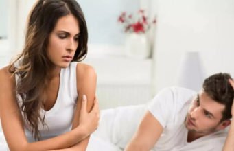 अक्सर पत्नियां पति से क्यों बोलती हैं प्यार भरा झूठ?