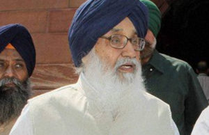 किसानों के समर्थन में बादल सहित तमाम लोगों ने लौटाए पुरुस्कार