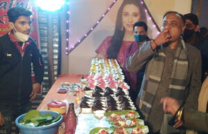 मिड नाइट बाजार में लुभा रहा है सहारनपुर का स्पेशल पान