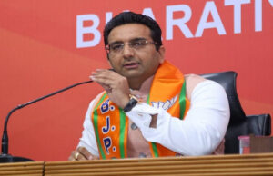 भारतीय जनता पार्टी और आम आदमी पार्टी के बीच वाकयुद्ध छिड़ा