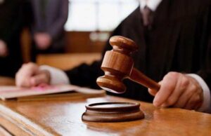 पति ने पत्नी की चाकू से की गला काट के हत्या