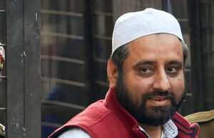 आम आदमी पार्टी अमानतुल्लाह के ठिकानों पर एसीबी की रेड, बिना लाइसेंस वाला हथियार बरामद