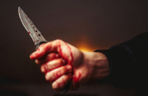 दिल्ली के मंगोलपुरी इलाके में हुए दो हमलों में एक व्यक्ति की चाकू मारकर हत्या