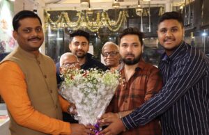 आगरा में शुरू हुआ फ्रोजन बॉटल का आउटलेट, आइस्क्रीम की 50 से अधिक वेरायटी रहेंगीं उपलब्ध