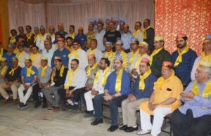 जय झूलेलाल मेला आयोजन समिति के होली मिलन समारोह खूब उड़े अबीर-गुलाल