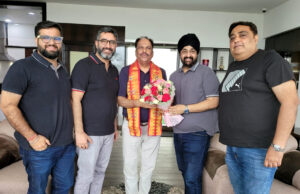 लेदर फुटवियर को जीआई टैग मिलने पर हुआ एफमेक अध्यक्ष पूरन डावर का सम्मान