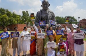 मणिपुर मुद्दे पर संसद में पीएम के बयान की मांग बनाम विपक्ष चर्चा से भाग रहा है बयान