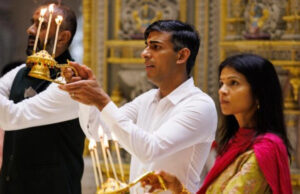 ब्रिटेन के प्रधानमंत्री ऋषि सुनक ने पत्नी साथ की अक्षरधाम मंदिर में पूजा