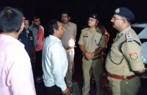 आगरा में व्यापारी की गला रेतकर हत्या, कार में मिली खून से सनी लाश