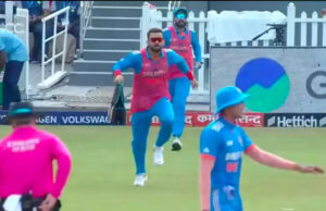 INDvBAN: प्लेइंग 11 से बाहर हुए विराट बने ‘वॉटर ब्वॉय’, डांस करते हुए पहुंचे मैदान पर
