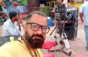 आदिवासियों पर बनी डाक्यूमेंट्री फिल्म में निर्देशन का हुनर दिखा रहे हैं अविनाश