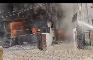 आँखों के अस्पताल में लगी भीषण आग, फायर ब्रिगेड की 12 गाड़ियां मौके पर मौजूद