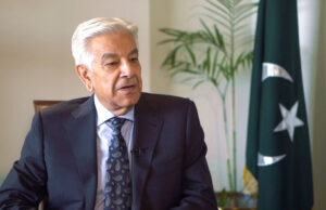 आतंकवाद के खिलाफ नए सैन्य अभियान पर संसद में चर्चा होगी : पाक डिफेंस मिनिस्टर