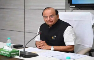 दिल्ली के उपराज्यपाल वी.के. सक्सेना ने सरकारी शिक्षकों के तबादले पर लगाई अंतरिम रोक