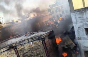 चांदनी चौक में कपड़े की दुकान में लगी आग, कोई घायल नहीं