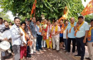 महाकाल के दर्शन को निकली 300 श्रद्धालुओं की टोली