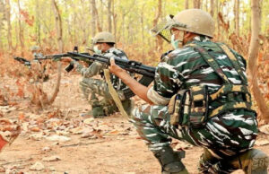 छत्तीसगढ़ में सुरक्षा बलों और नक्सलियों के बीच मुठभेड़ जारी