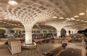 मुंबई हवाई अड्डे पर 50 करोड़ रु से अधिक मूल्य की चरस, सोना, हीरे जब्त, आठ आरोपी गिरफ्तार