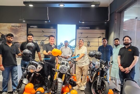 टाउनशिप पर KTM-Triumph के नए शोरूम का शुभारंभ, टेस्ट राइड के साथ हुई शुरुआत
