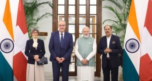 प्रधानमंत्री मोदी और स्विट्जरलैंड के राष्ट्रपति के साथ डीसीएफएलआई के चेयरमैन पूरन डावर की हुई भेंट